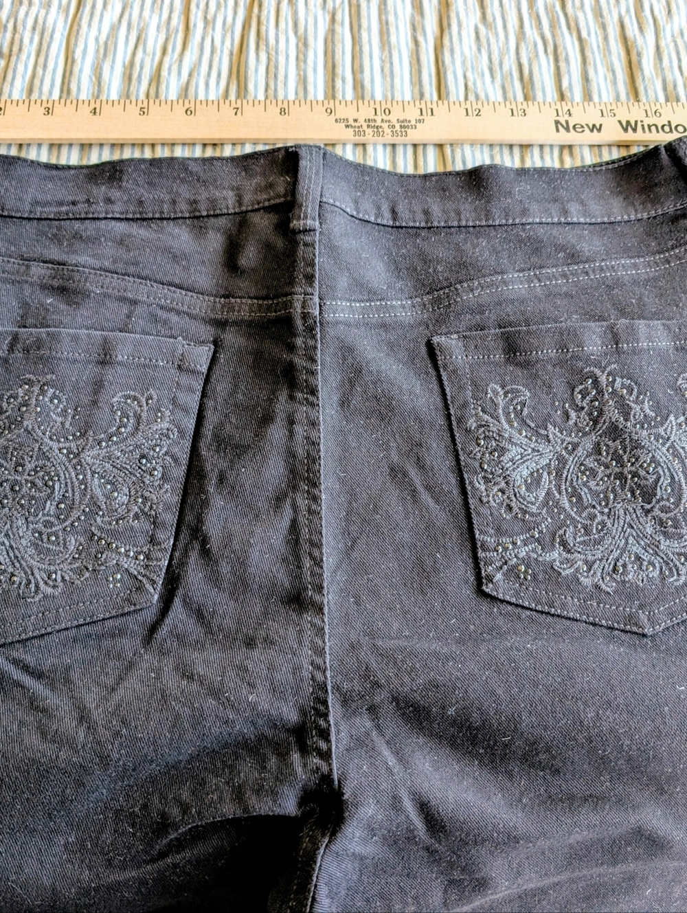 Gloria Vanderbilt Black Capri Pants Size 16 Embellished Pockets